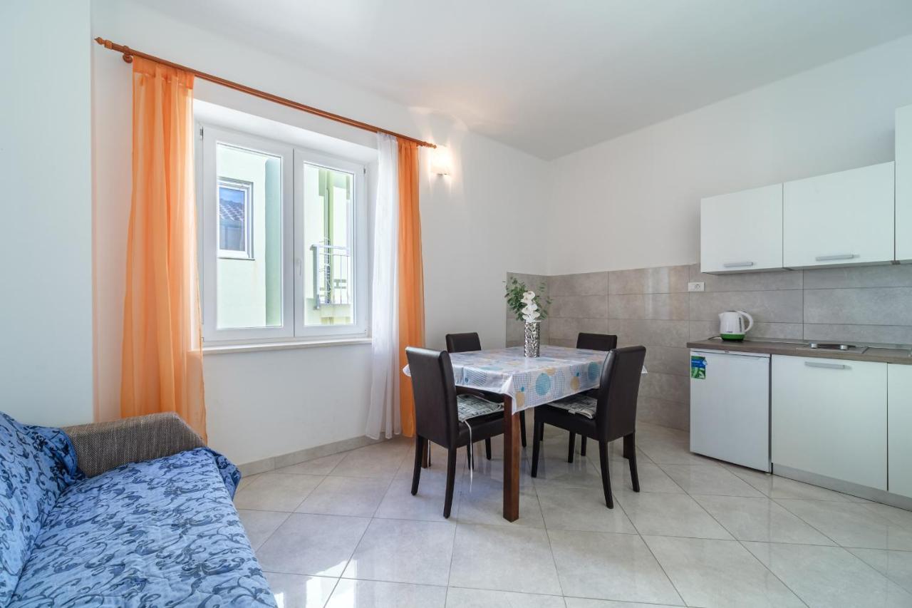 Beach Paradise Apartments Подстрана Екстер'єр фото