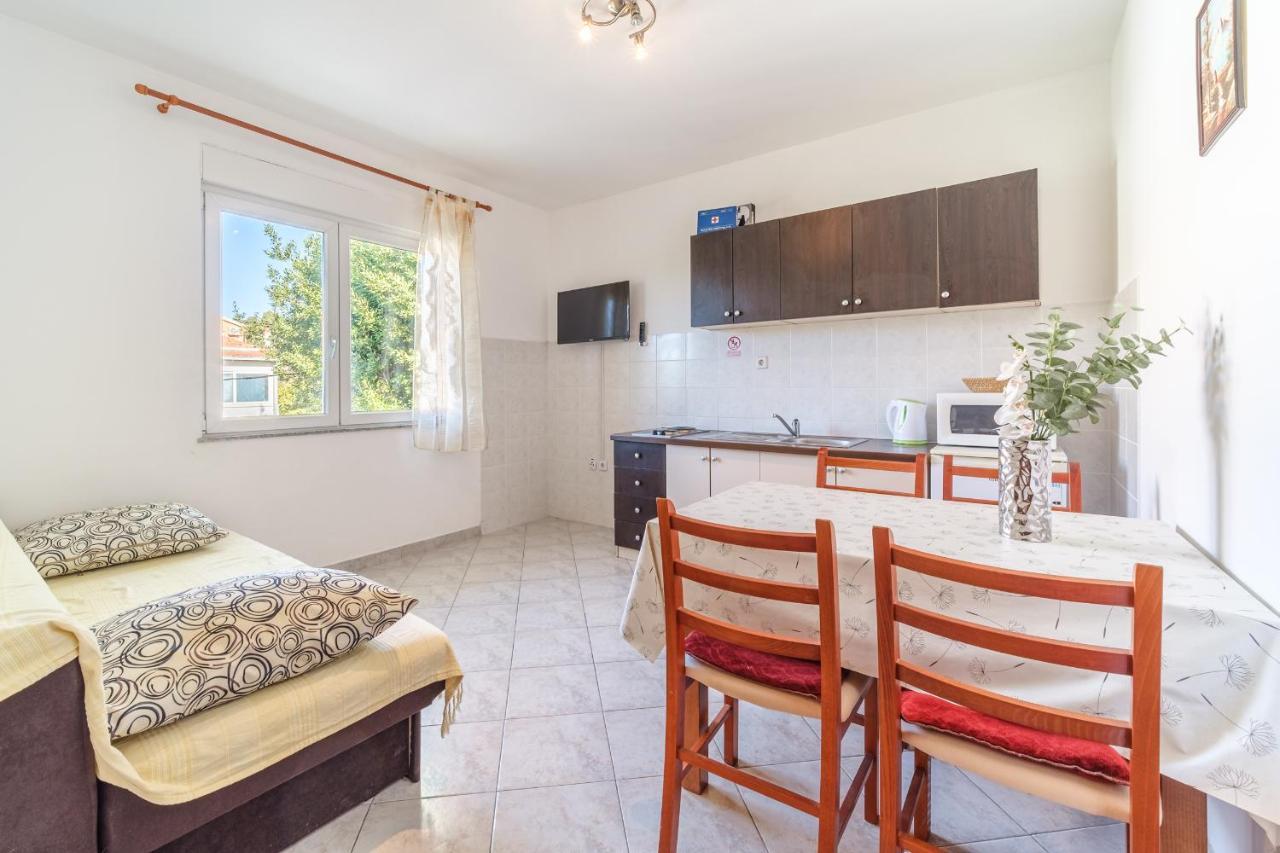 Beach Paradise Apartments Подстрана Екстер'єр фото