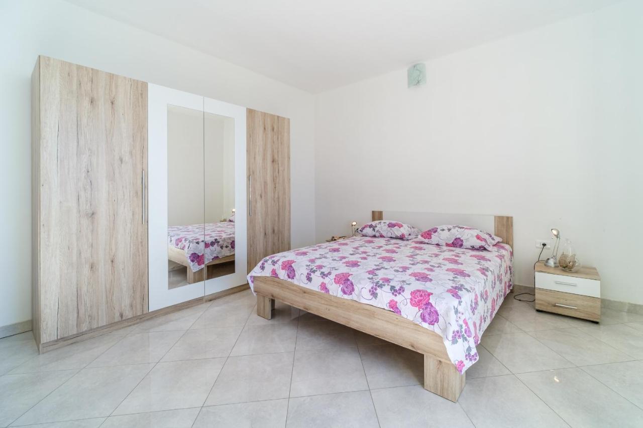 Beach Paradise Apartments Подстрана Екстер'єр фото