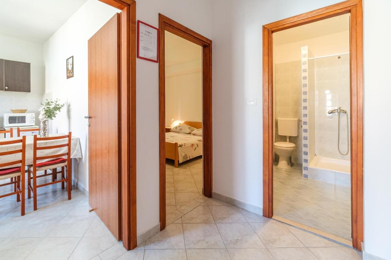 Beach Paradise Apartments Подстрана Екстер'єр фото