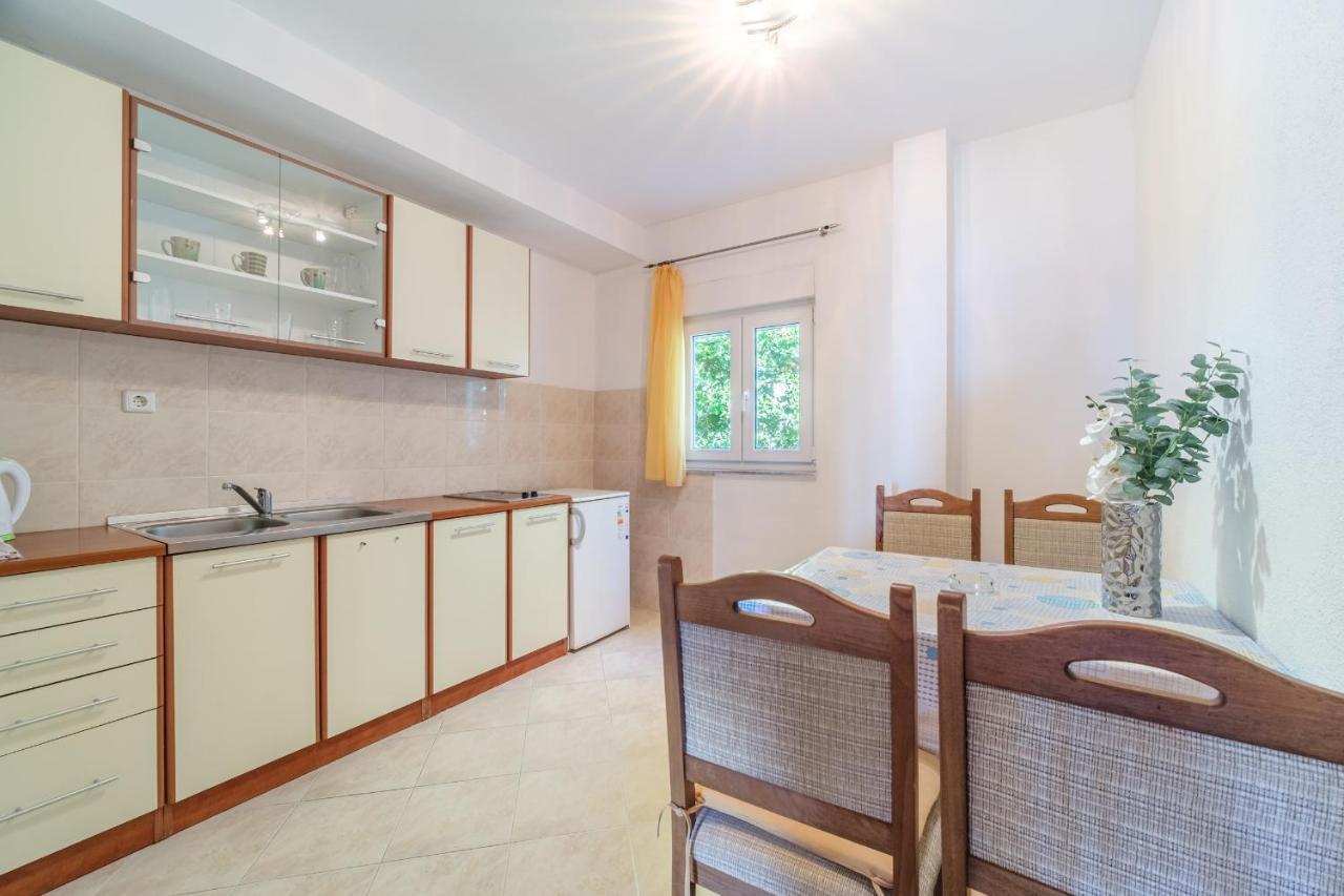 Beach Paradise Apartments Подстрана Екстер'єр фото