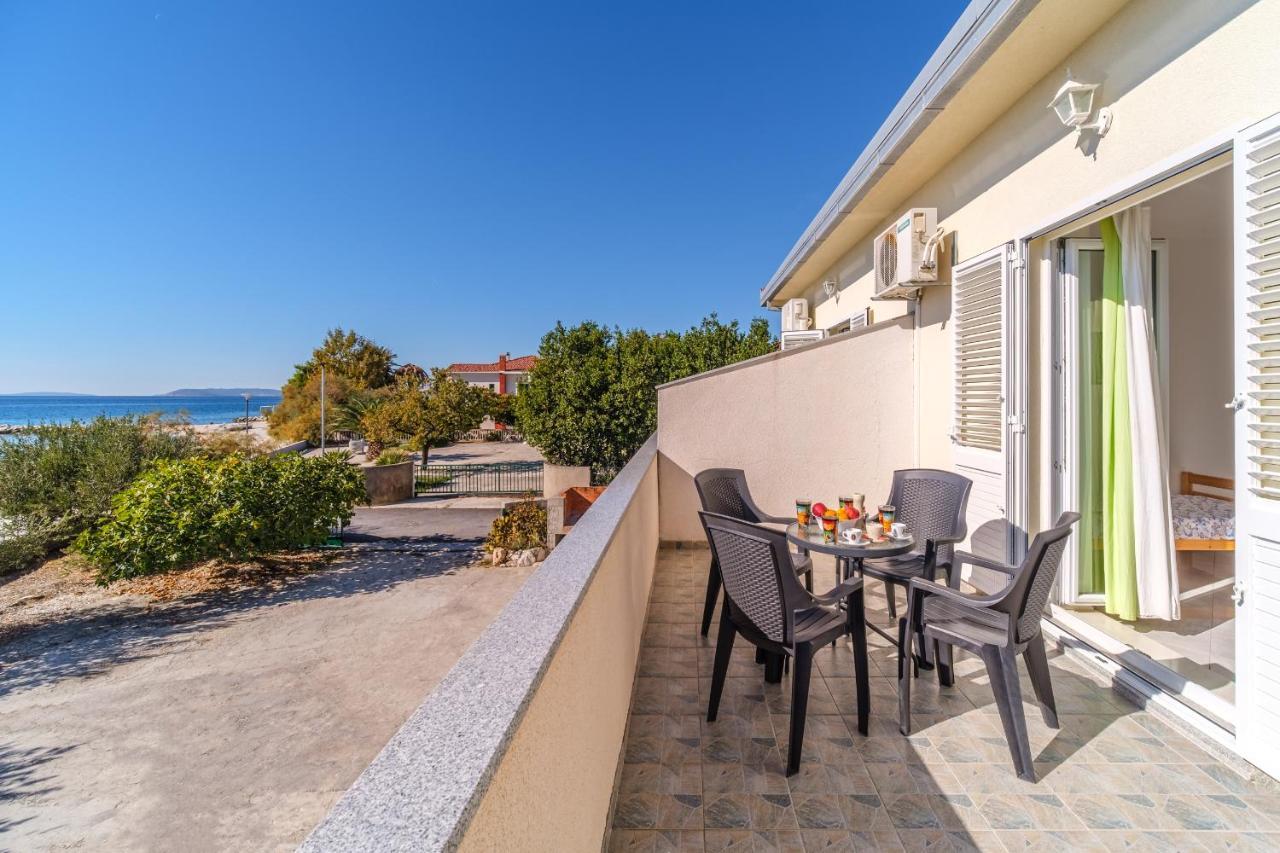 Beach Paradise Apartments Подстрана Екстер'єр фото