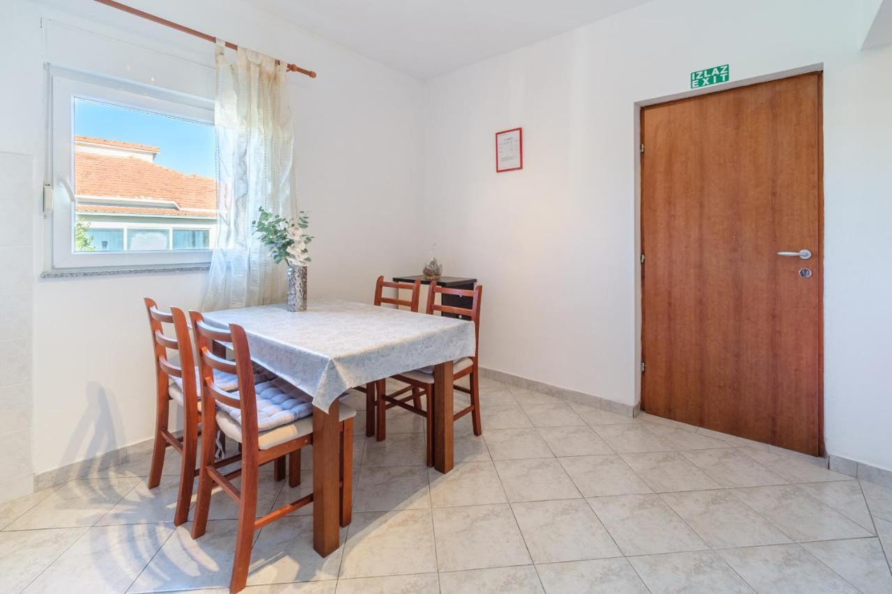 Beach Paradise Apartments Подстрана Екстер'єр фото